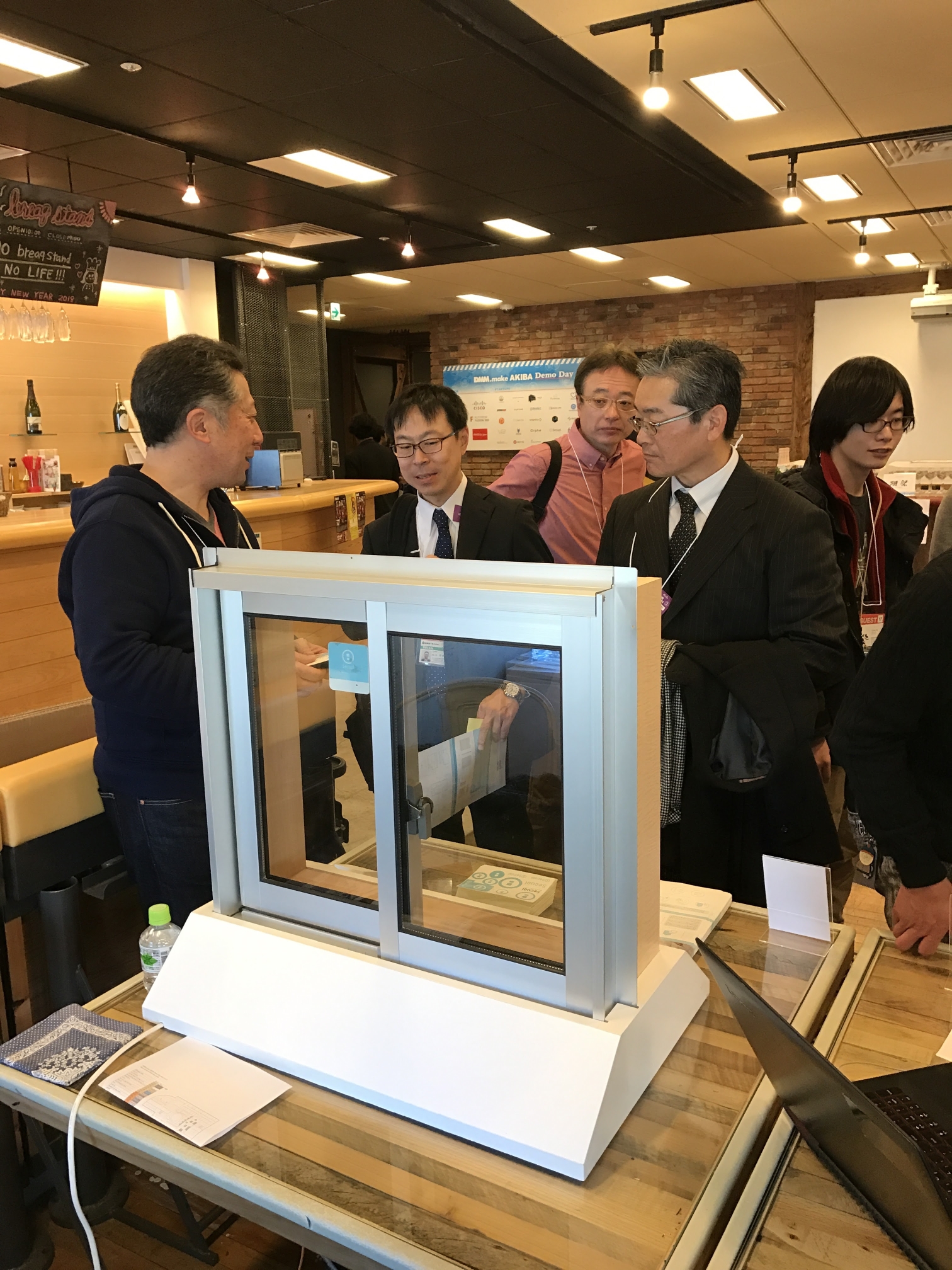 DMM.make Akiba Demo Day デモピッチの様子1